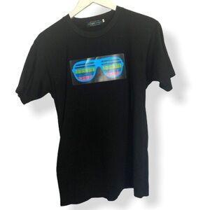 LA lightdesigns t-shirt with glasses light atnight